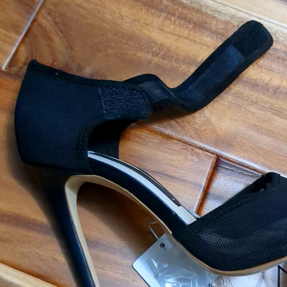 NEW with tag. Zara size 6 heels. Black. - Picture 6 of 7